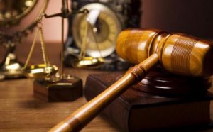 20140531-hukum-atau-pengadilan